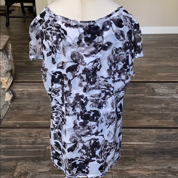 Simply Vera dress top- size medium - Picture 2 of 3